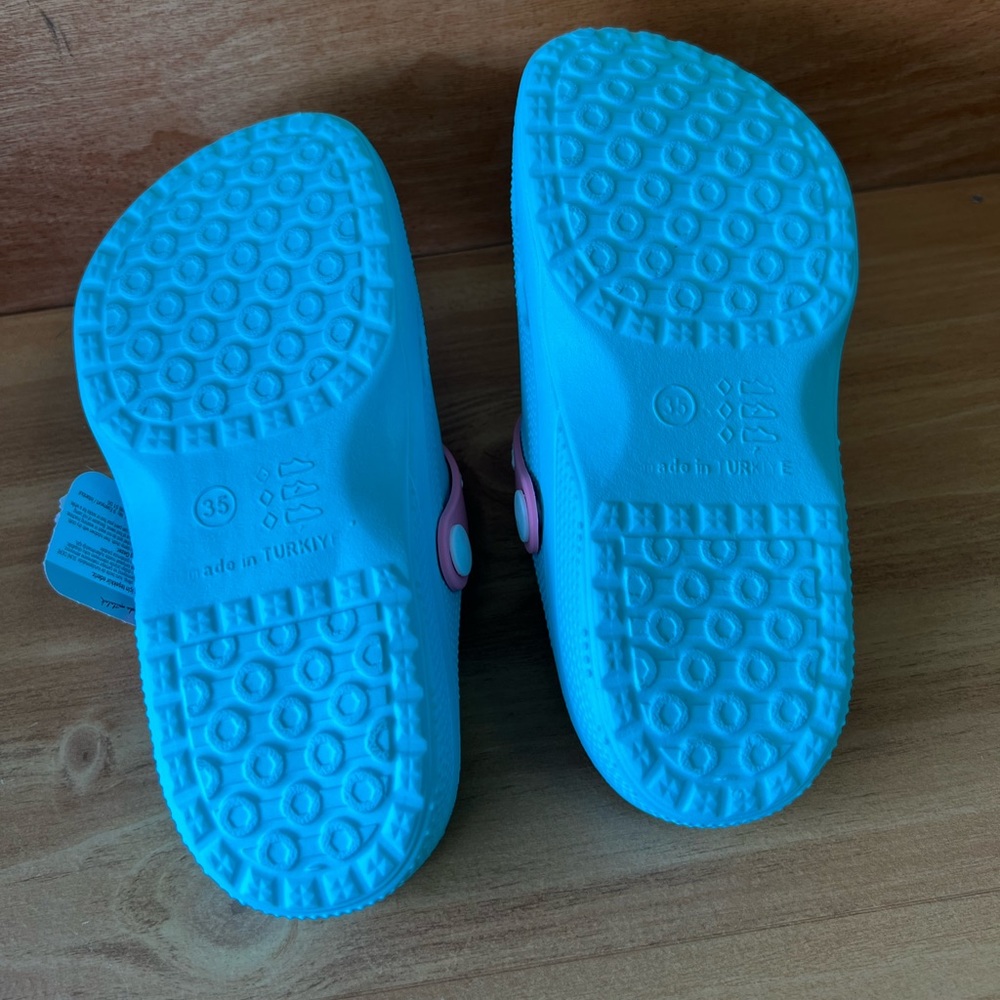 Kids Crocs - Picture 9 of 10